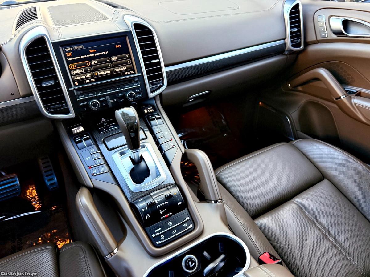 Porsche Cayenne Turbo — fotografia 45