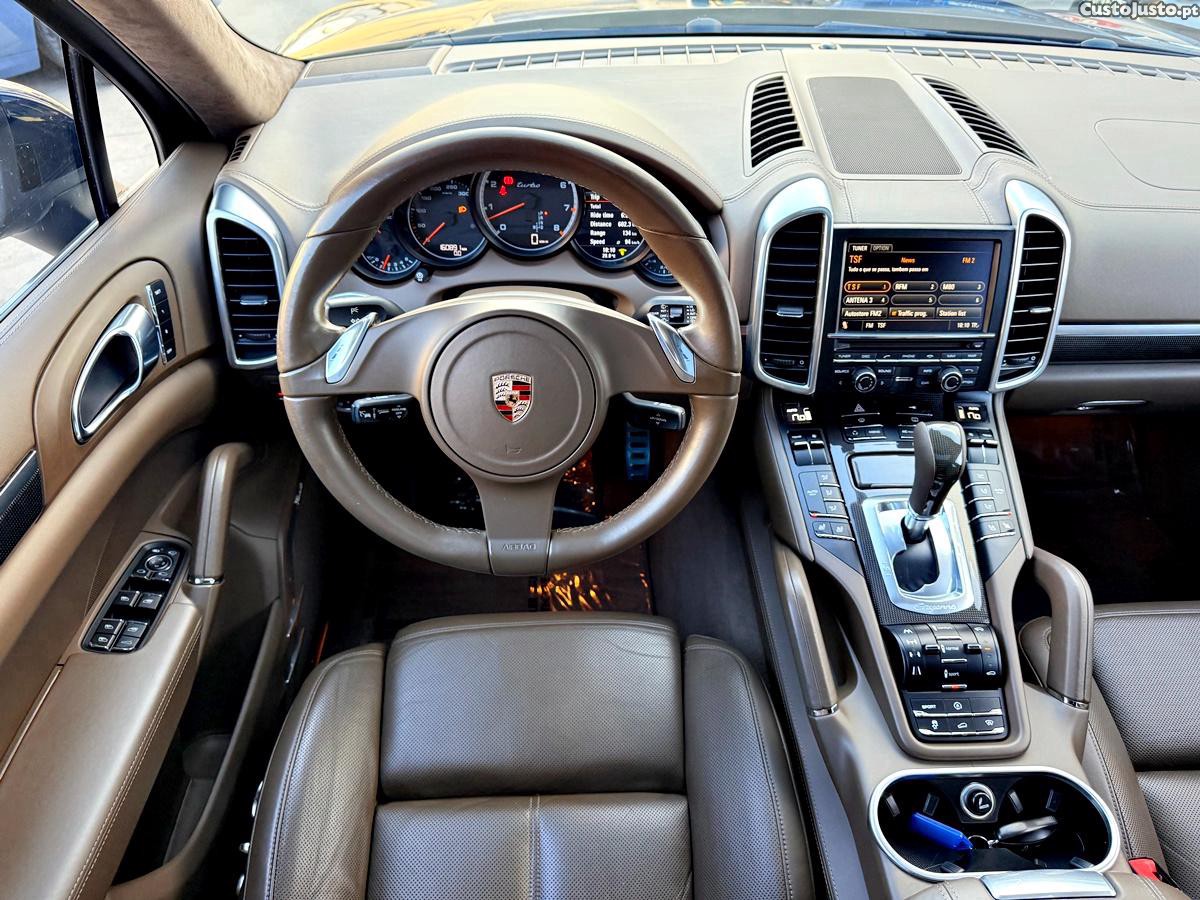 Porsche Cayenne Turbo — fotografia 52