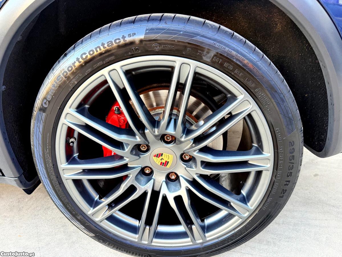 Porsche Cayenne Turbo — fotografia 5