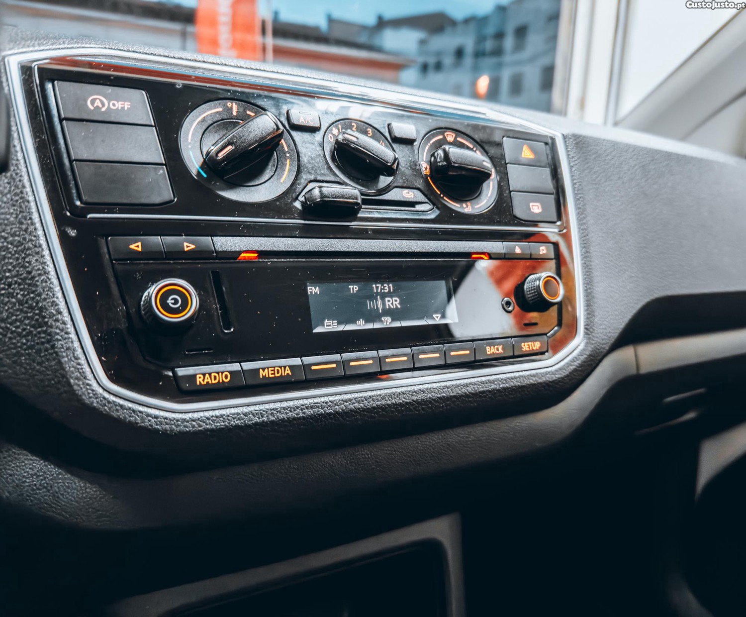 Volkswagen Up! 1.0 MOVE UP — fotografia 7