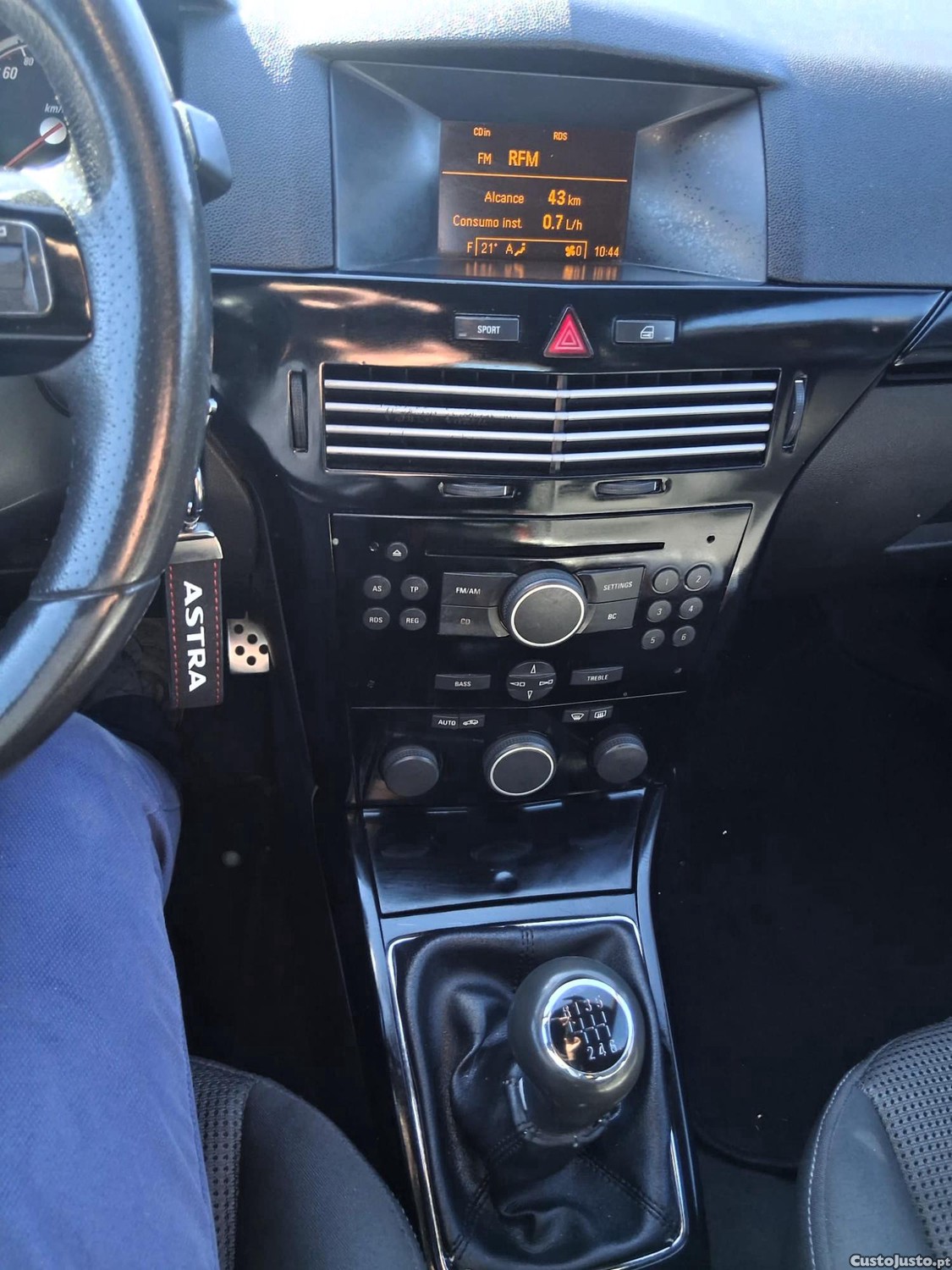 Opel Astra ( Gtc) — fotografia 3