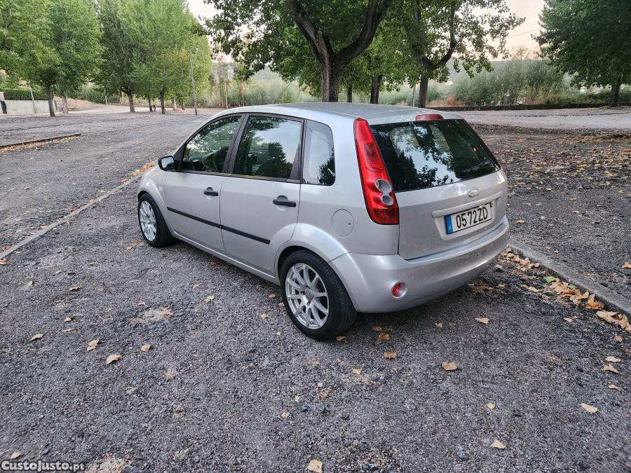 Ford Fiesta ... — fotografia 6