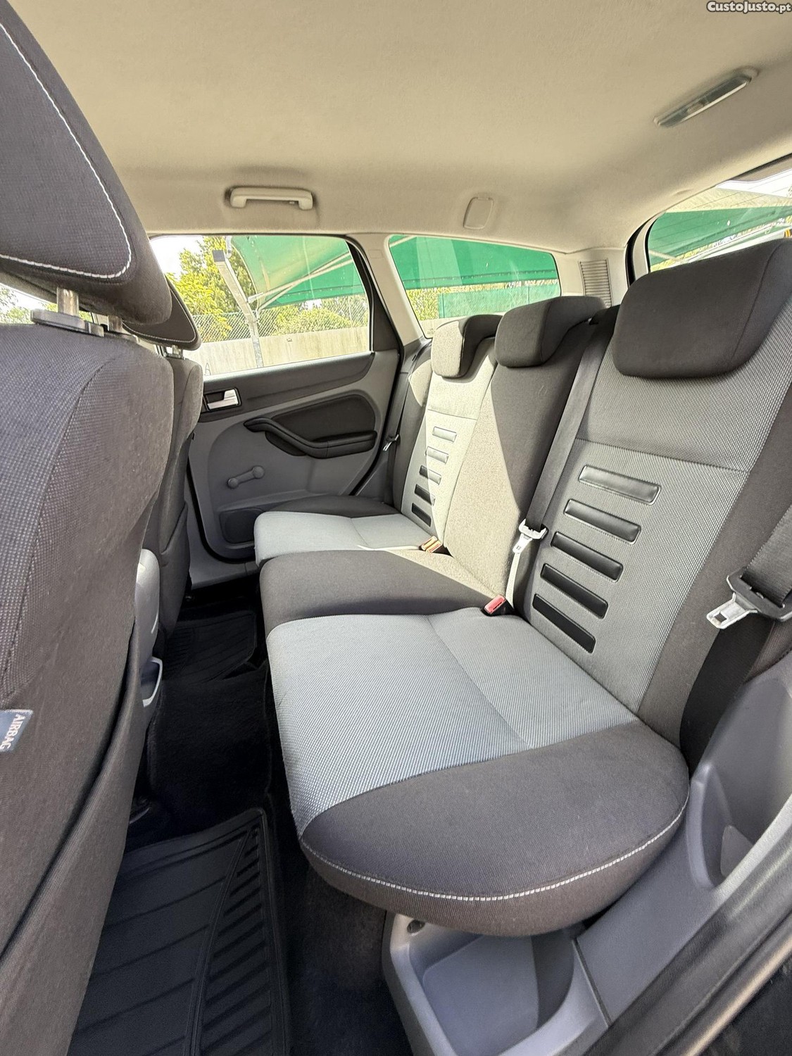Ford Focus 1.6 TDCI de 2008 — fotografia 4