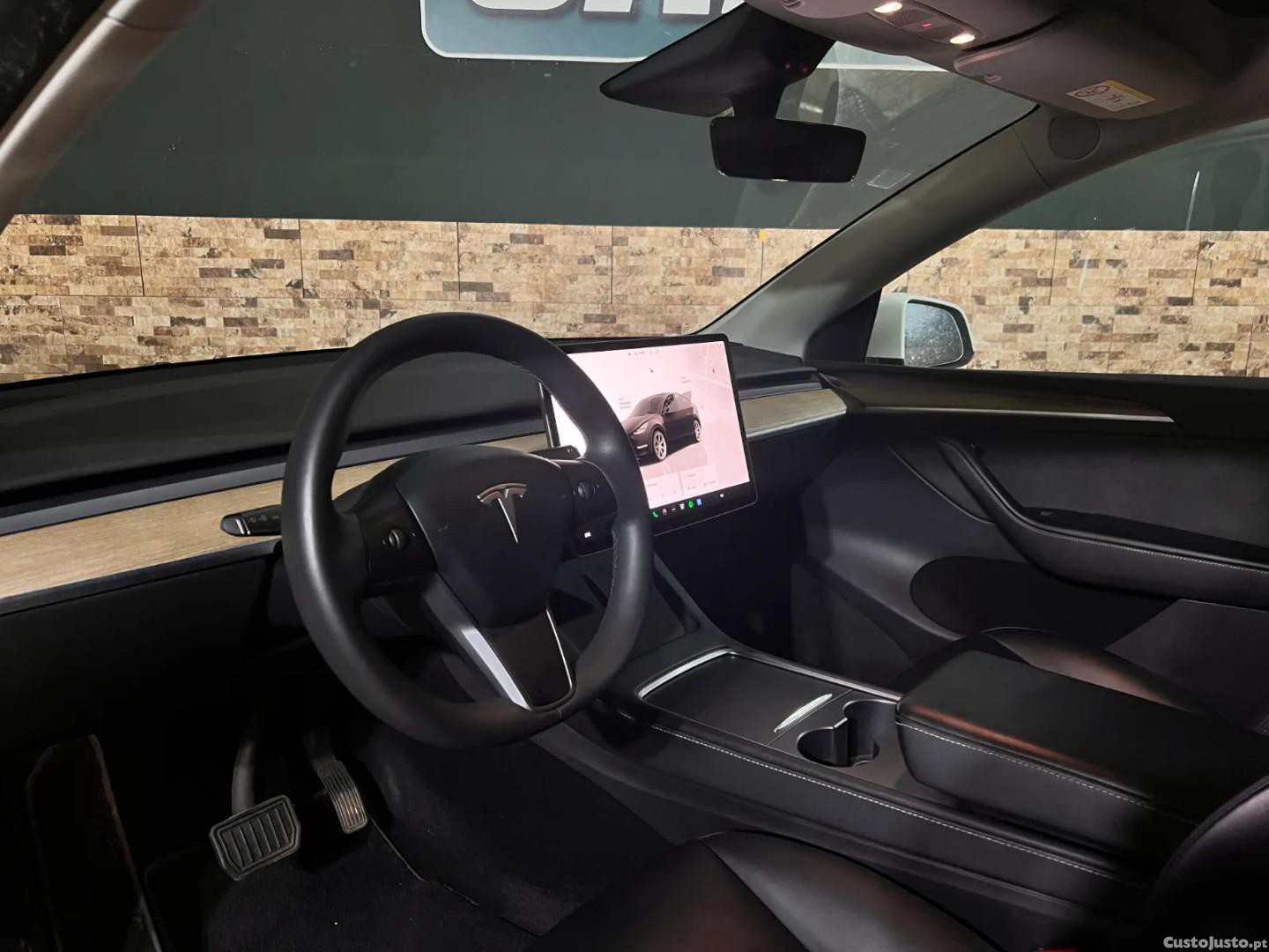 Tesla Model Y RWD — fotografia 7