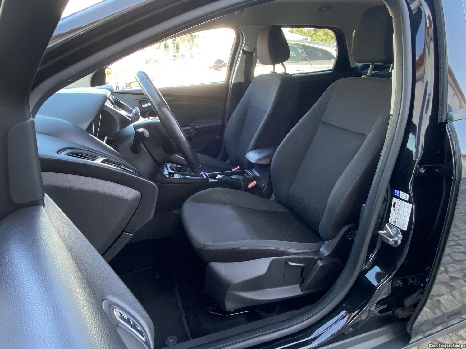 Ford Focus SW 1.5 TDCi Trend+ — fotografia 9