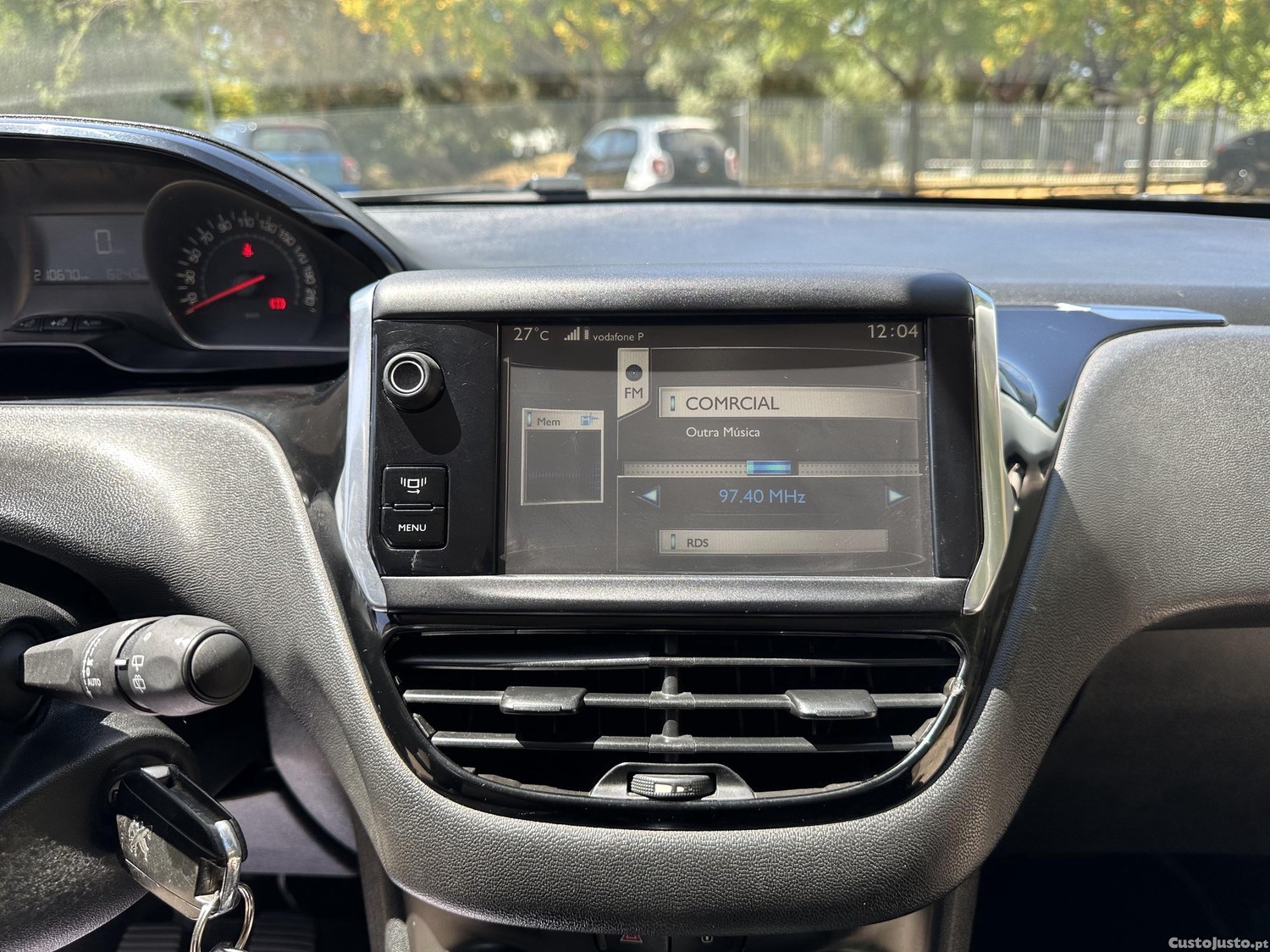 Peugeot 208 1.4 Hdi — fotografia 4