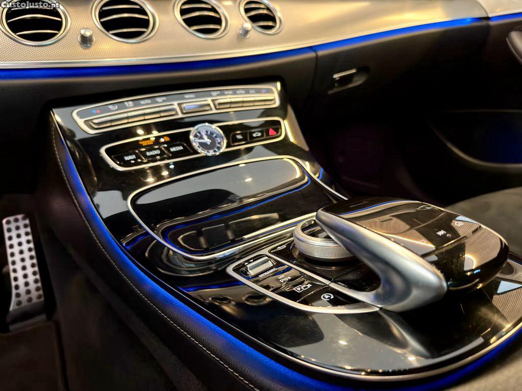 Mercedes-Benz E 220 d AMG Line — fotografia 15