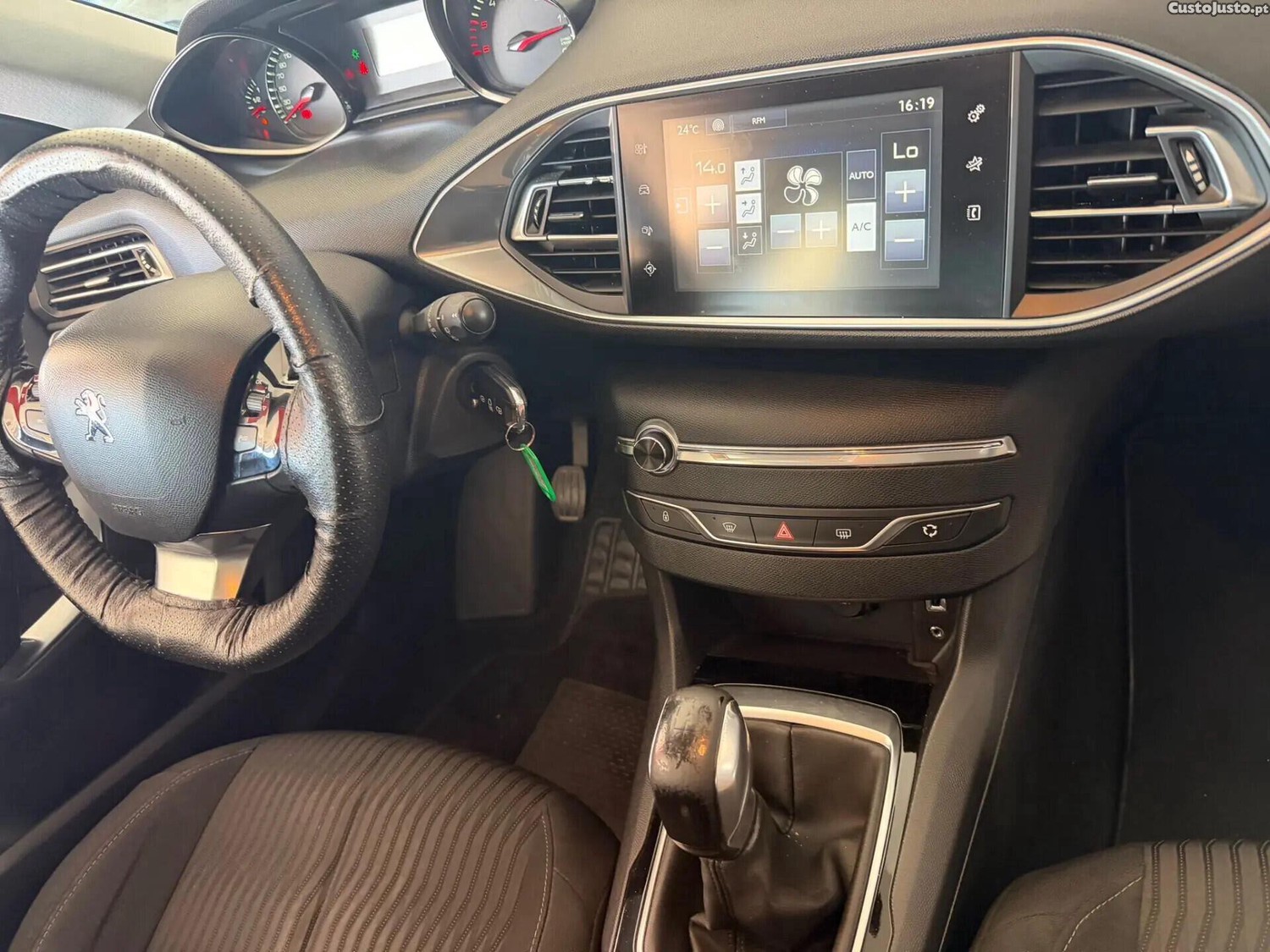 Peugeot 308 BlueHDi 100 Stop & Start Nível 1 Business-Line — fotografia 8