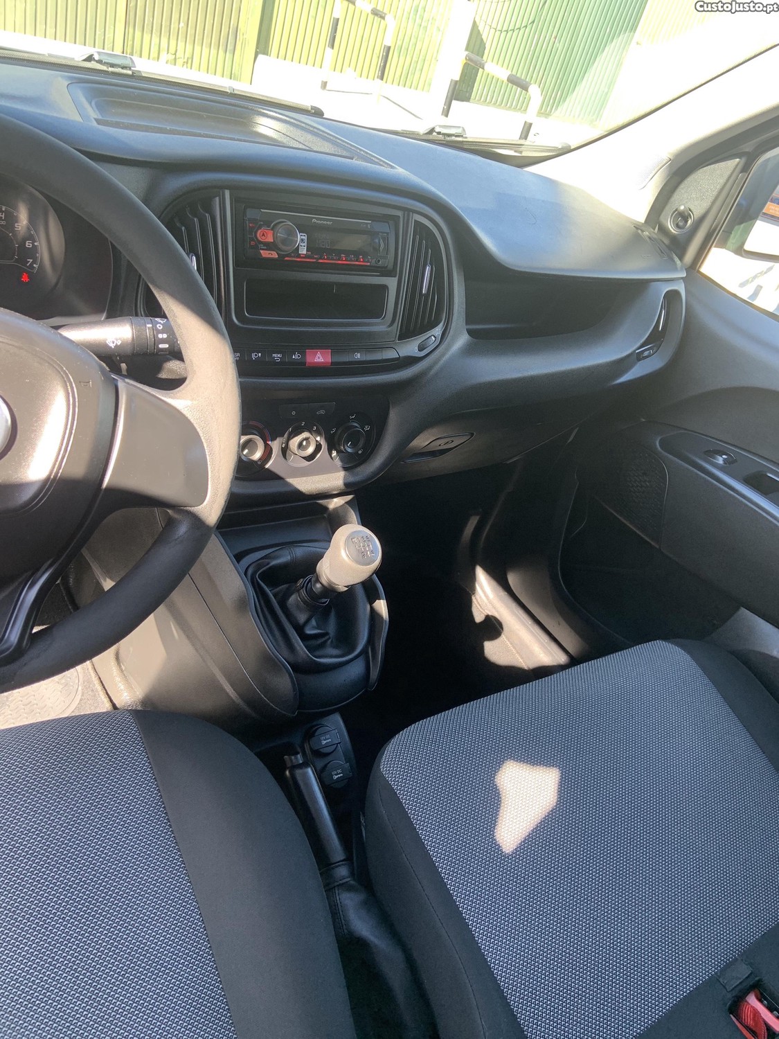 Fiat Doblo 1.3 multijet — fotografia 2