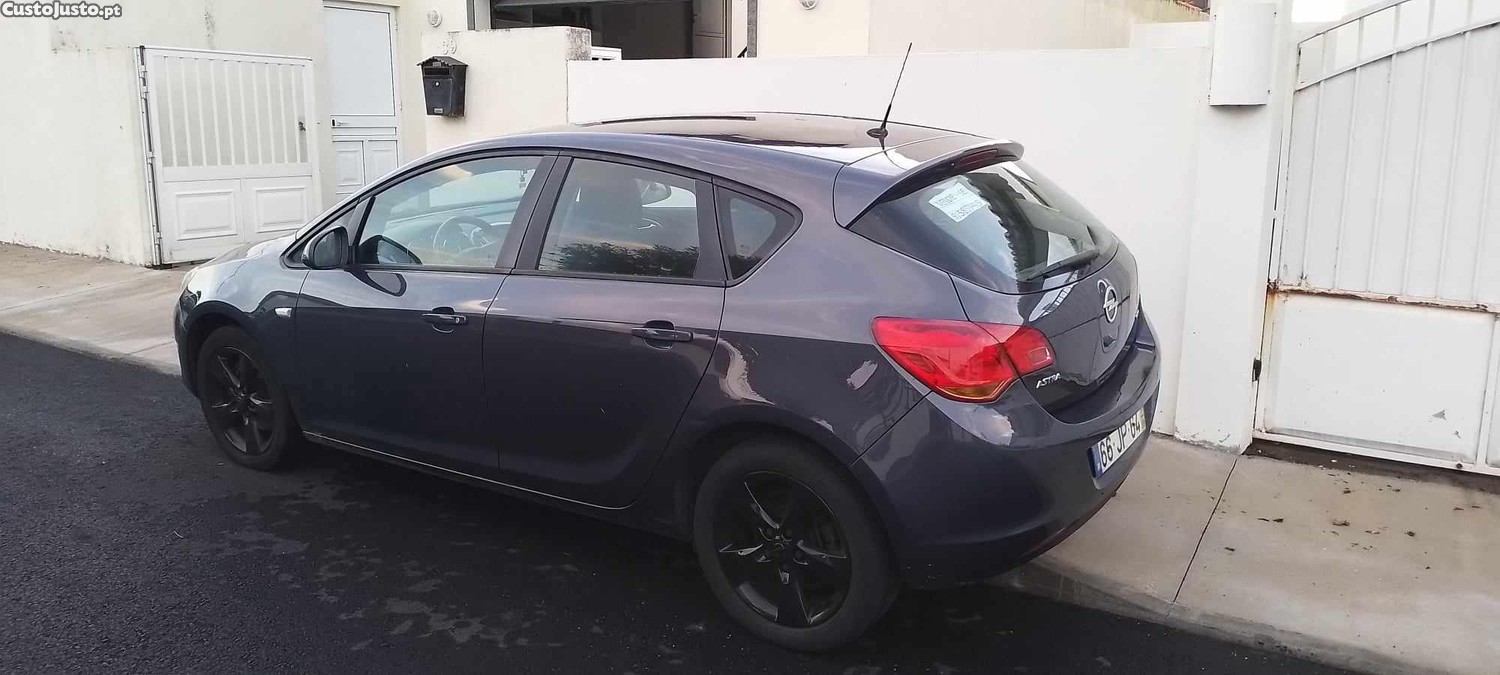 Opel Astra 1.7 CDTI — photo 3