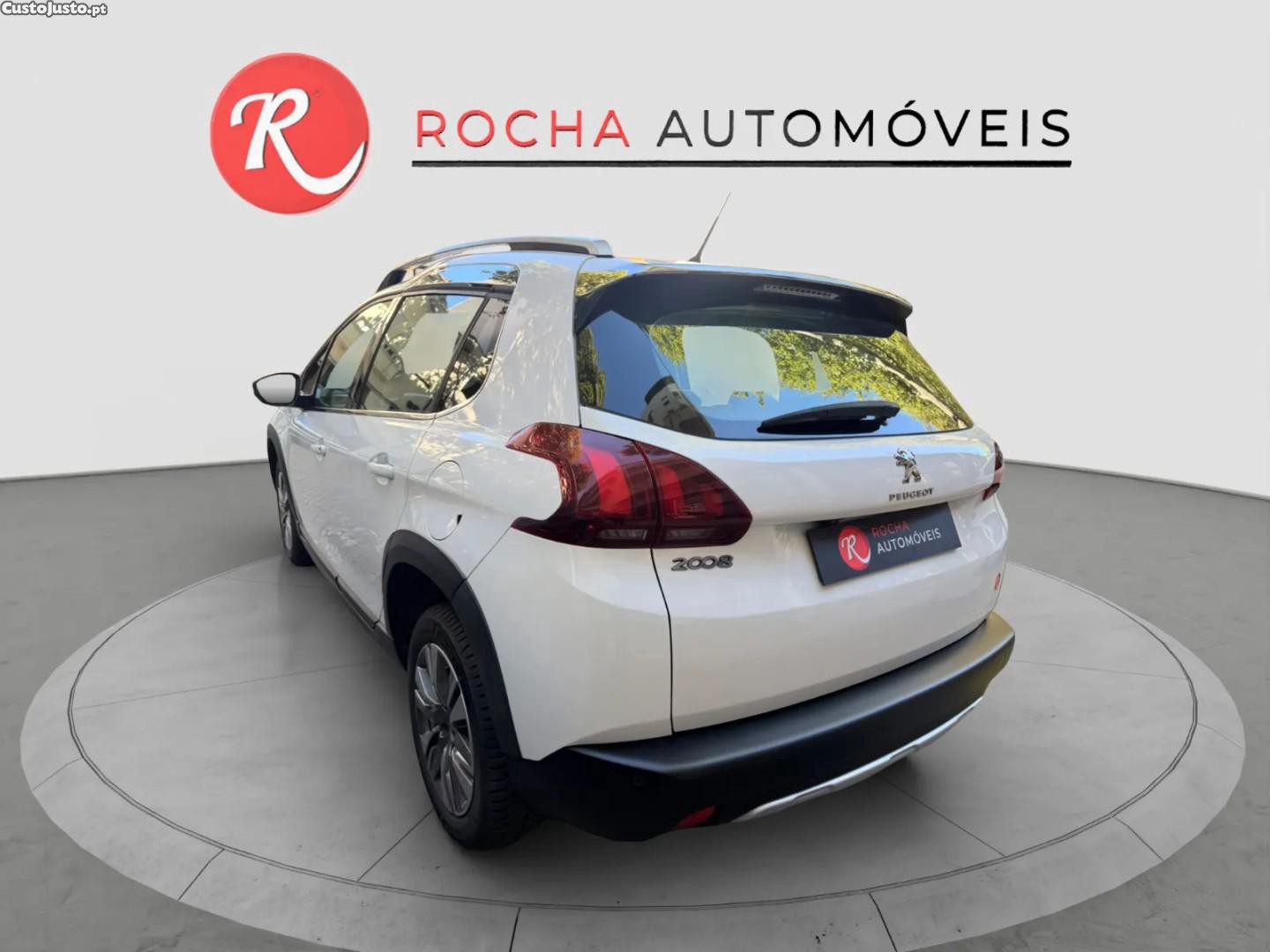 Peugeot 2008 1.2 PureTech Allure — fotografia 8