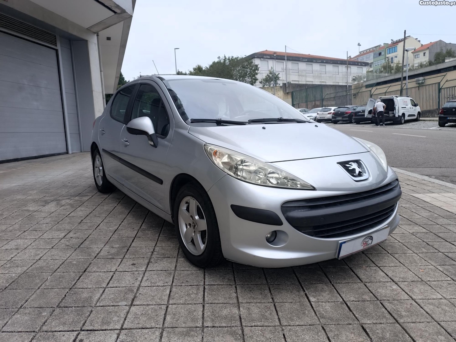 Peugeot 207 1.4 hdi 5portas 2006 iuc barato - 06 foto 2