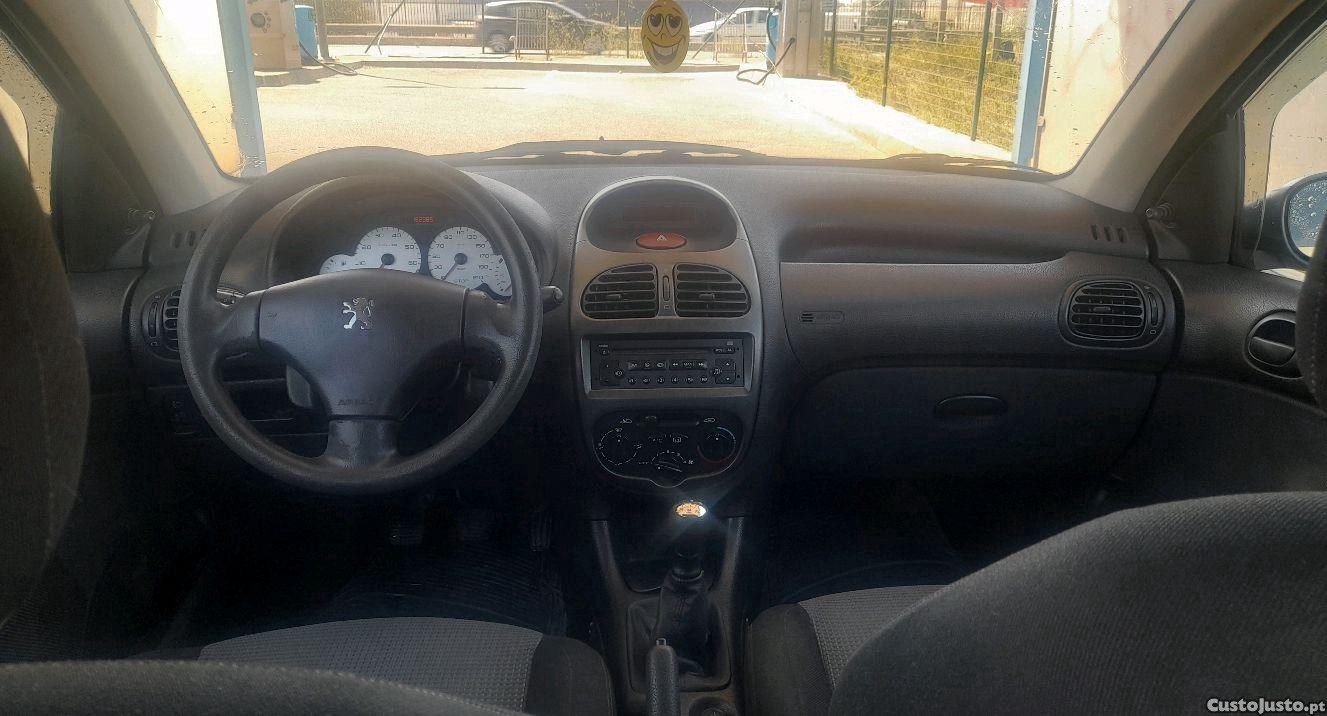 Peugeot 206 sw poucos kms muito económica — fotografia 4