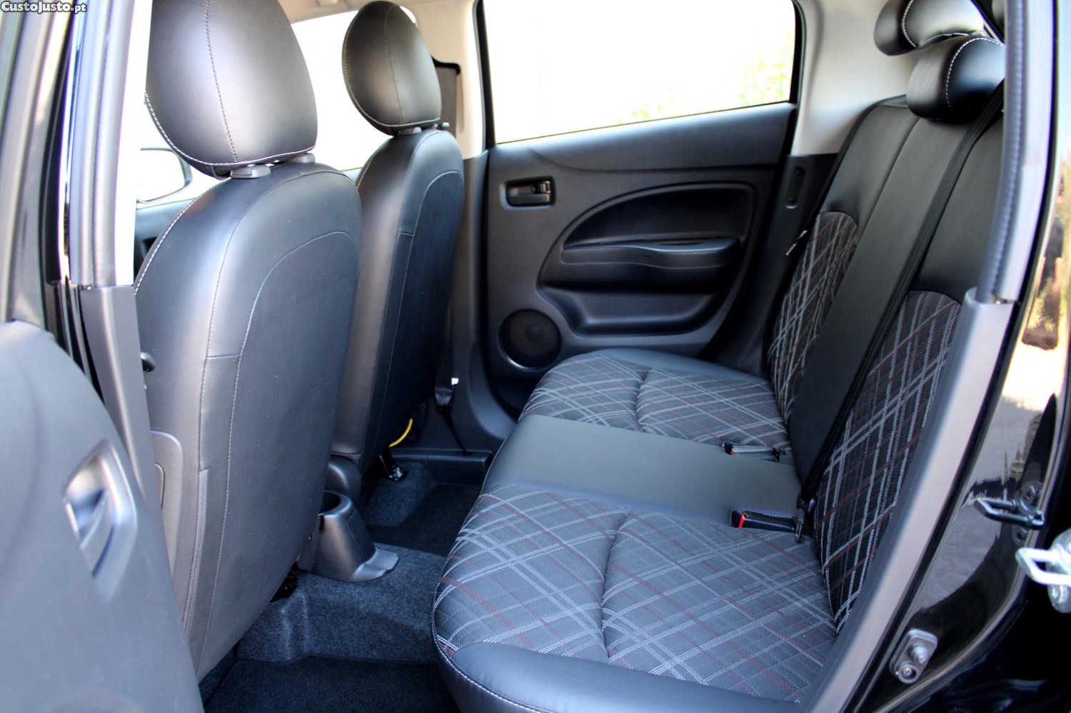 Mitsubishi Space Star Intense Connect Edition — fotografia 7