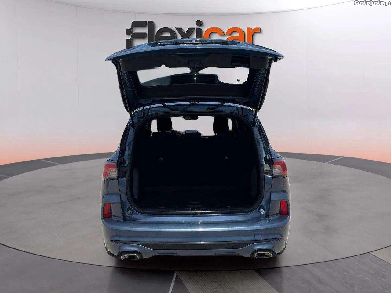 Ford Kuga 1.5 TDCi EcoBlue ST-Line — fotografia 2