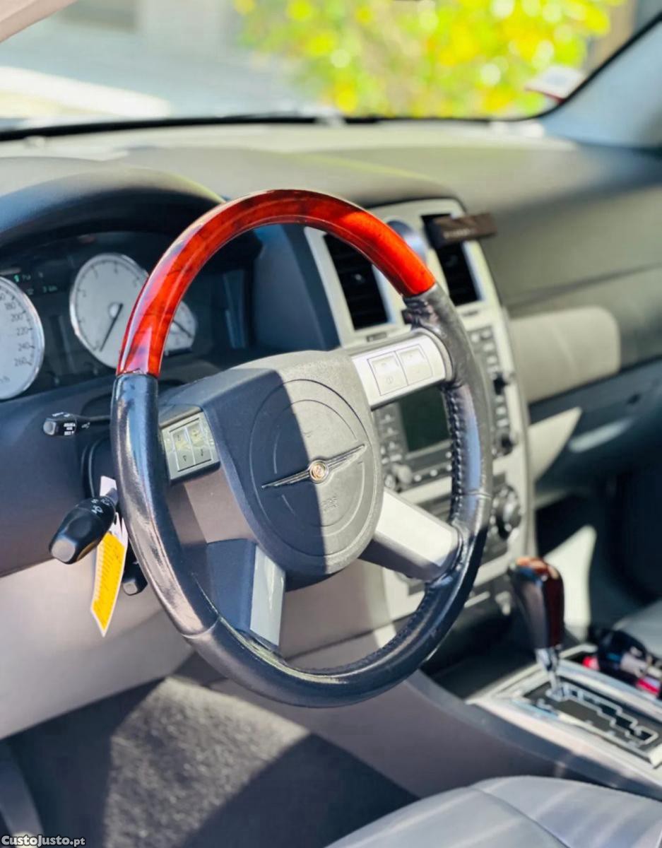Chrysler 300 C TOURING — fotografia 4