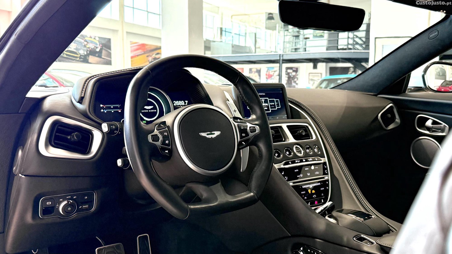 Aston Martin DB 11 — fotografia 11