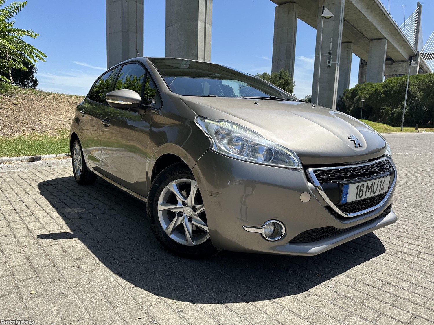 Peugeot 208 1.4 Hdi — fotografia 11