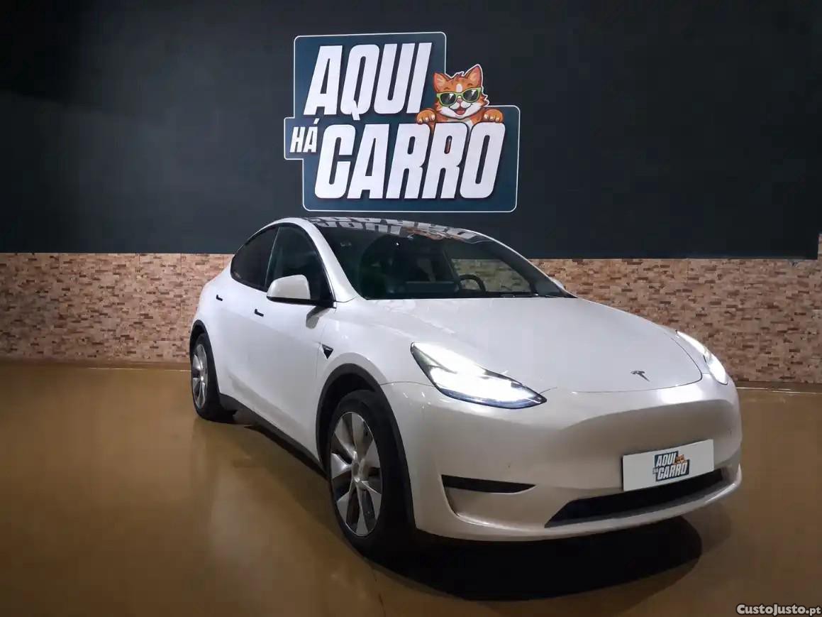 Tesla Model Y RWD — fotografia 13