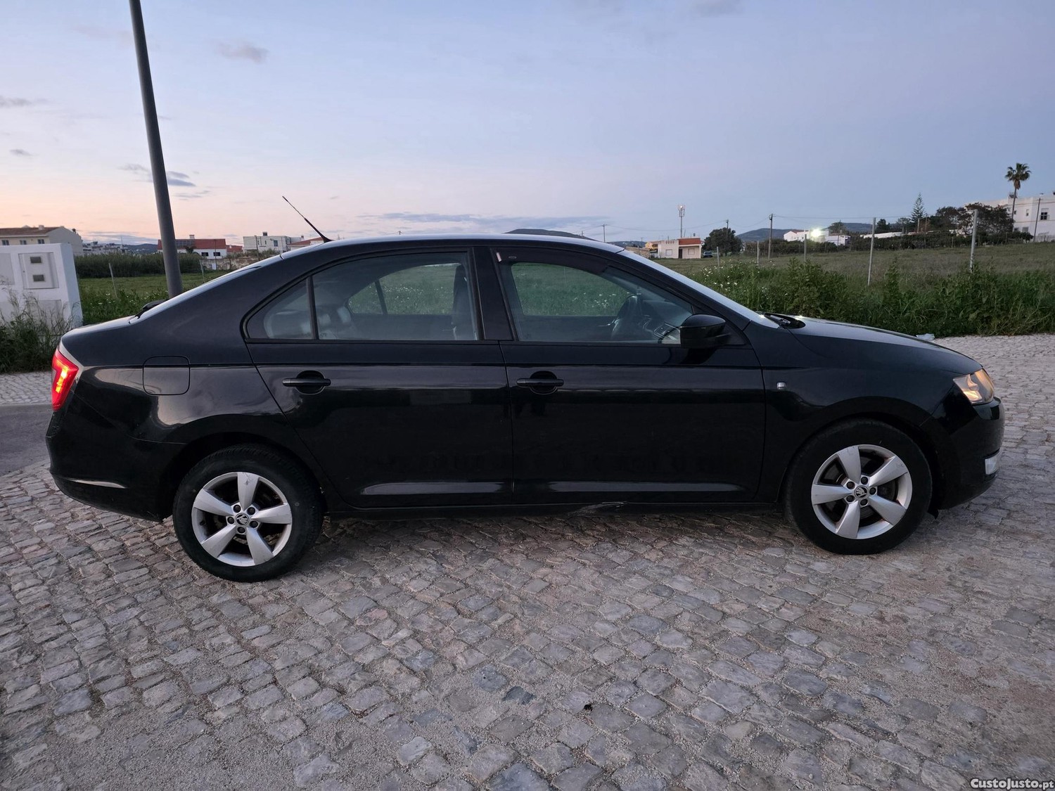 Skoda Rapid 1.6Tdi 105cv 5p — fotografia 7