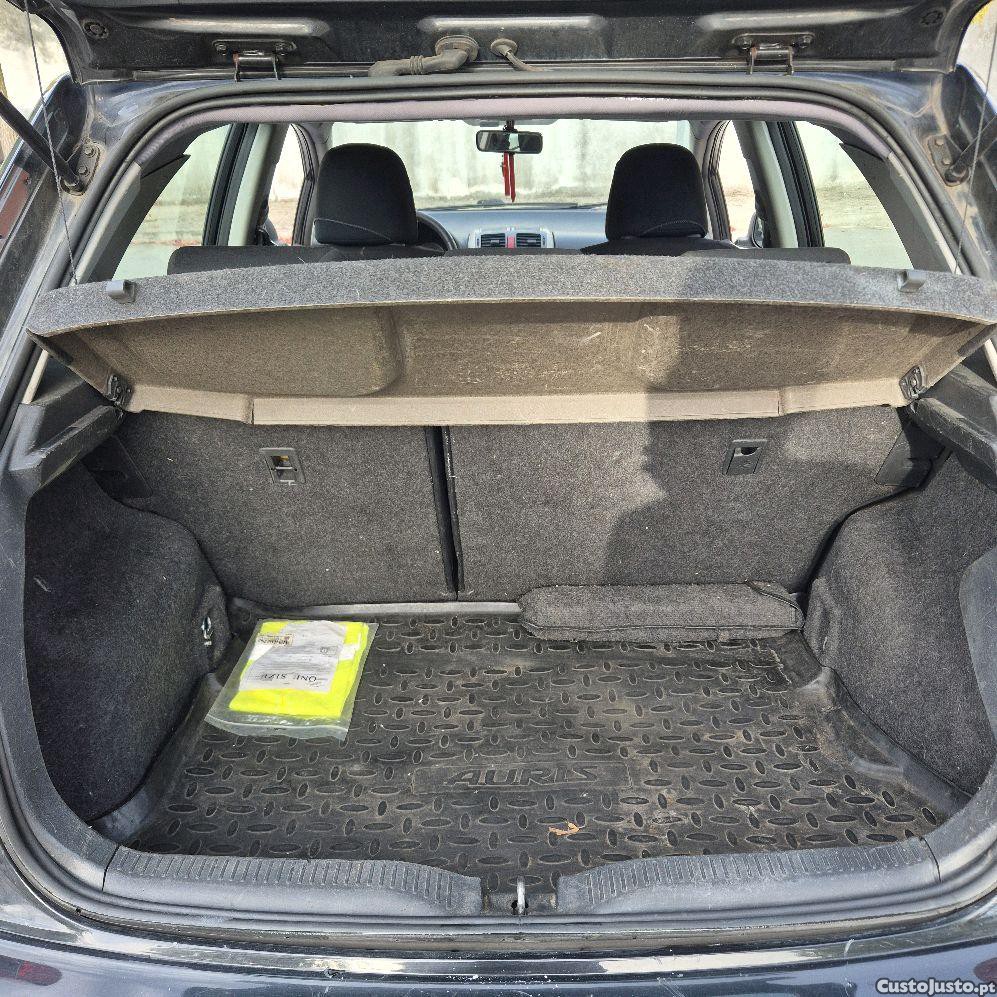 Toyota Auris d4d - 08 foto 3