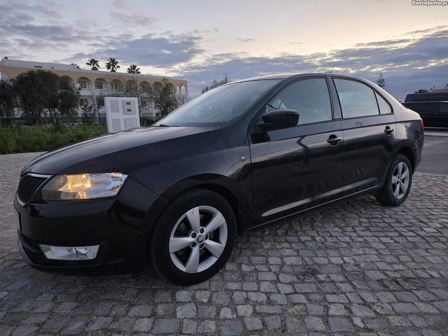 Skoda Rapid 1.6Tdi 105cv 5p — fotografia 11
