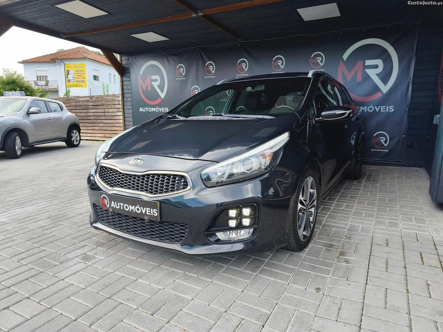 Kia Ceed SW 1.6 CRDi GT Line - 17 foto 2