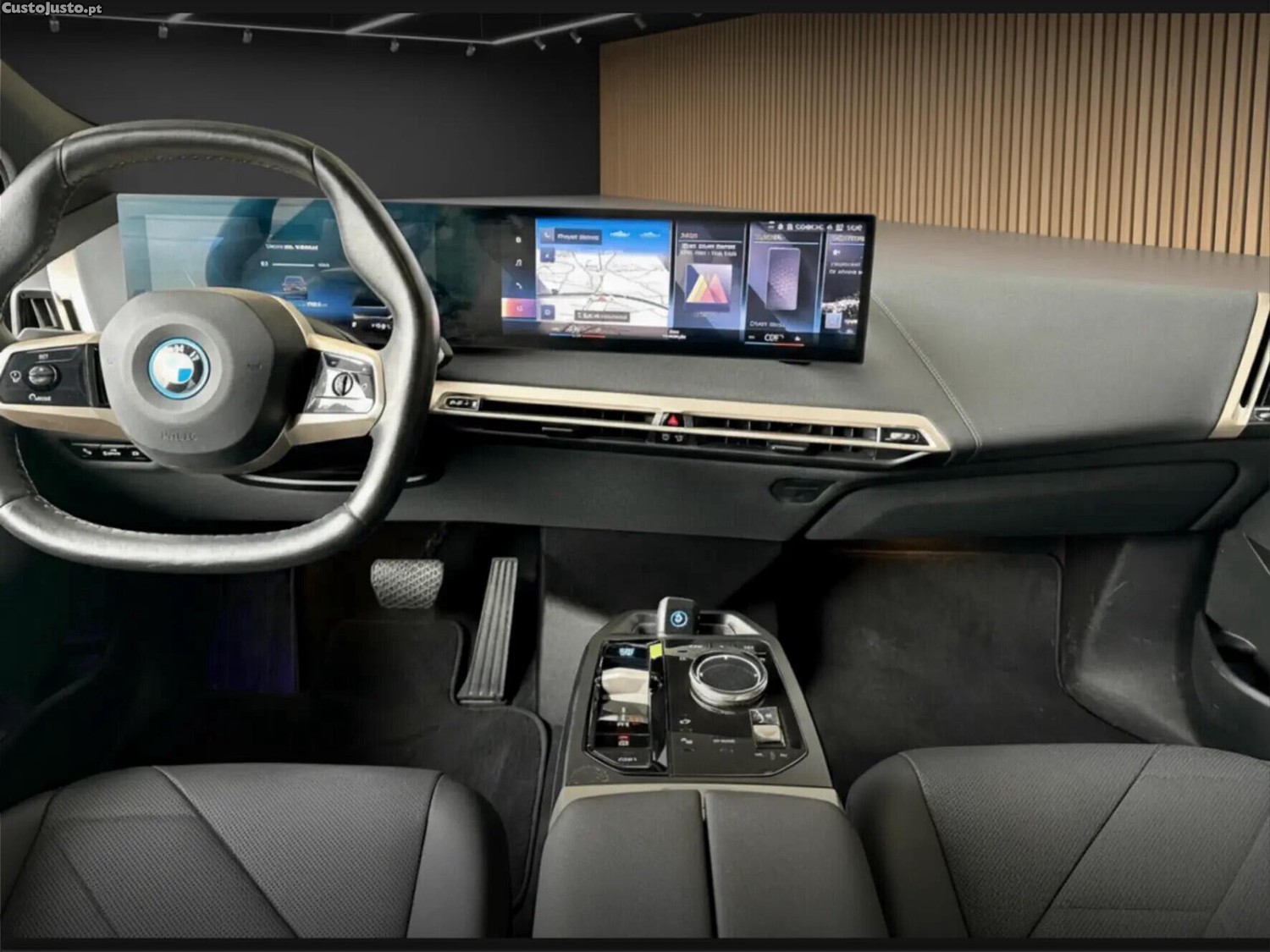 BMW iX xDrive 40 Pack Desportivo — fotografia 3