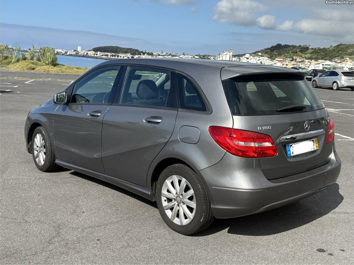 Mercedes-Benz B 180 Urban - 14 foto 4