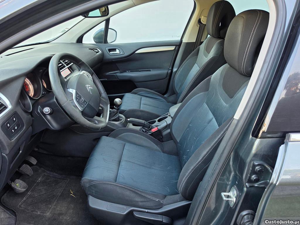 Citroën C4 1.6Hdi 114cv IVA DEDUTÍVEL 08/2013 — fotografia 7