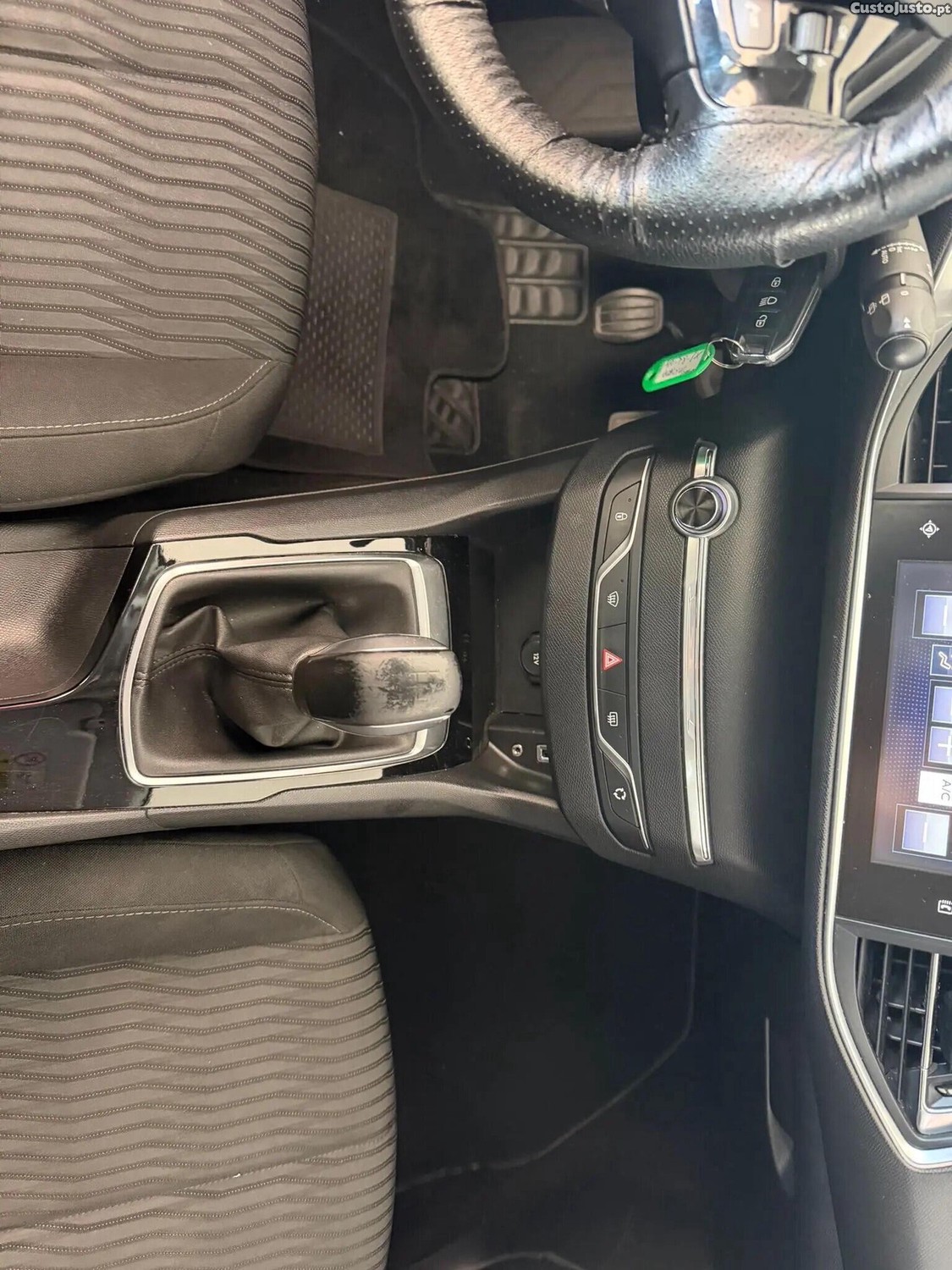Peugeot 308 BlueHDi 100 Stop & Start Nível 1 Business-Line — fotografia 5