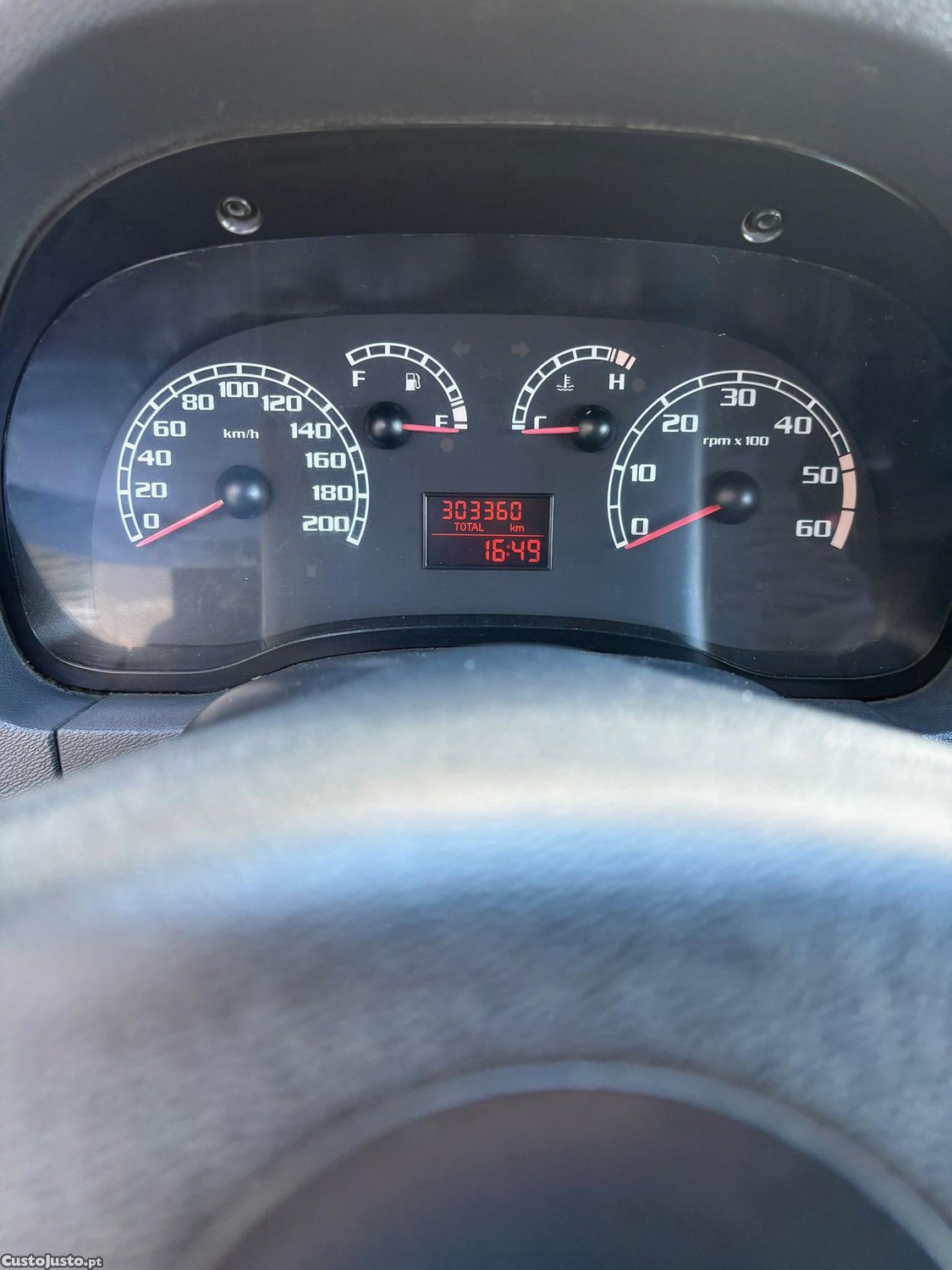 Fiat Strada Pick up com Caixa 1.3 CDTI 85cv — fotografia 6