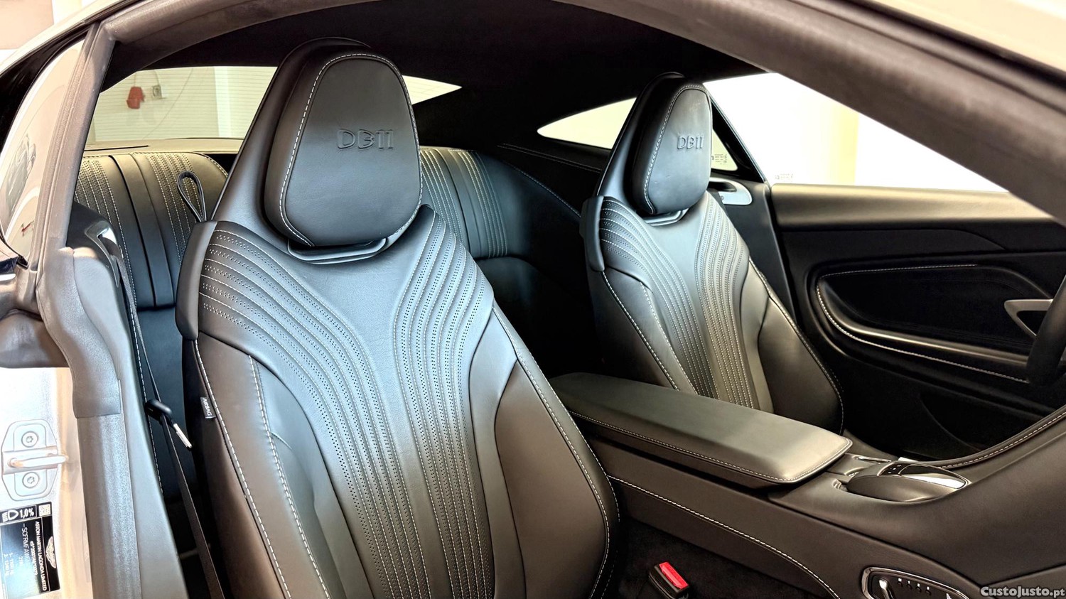 Aston Martin DB 11 — fotografia 8