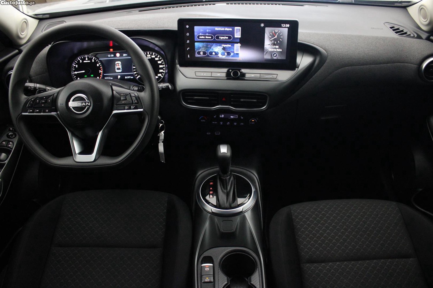 Nissan Juke 1.0 DIG-T ACENTA (AUTO) — fotografia 31