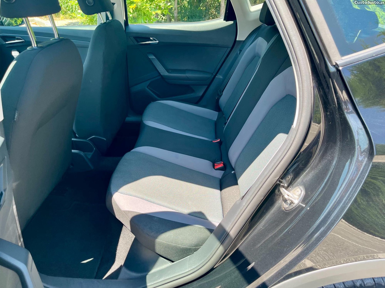 SEAT Arona 1.0 TSI STYLE EDITION — fotografia 4