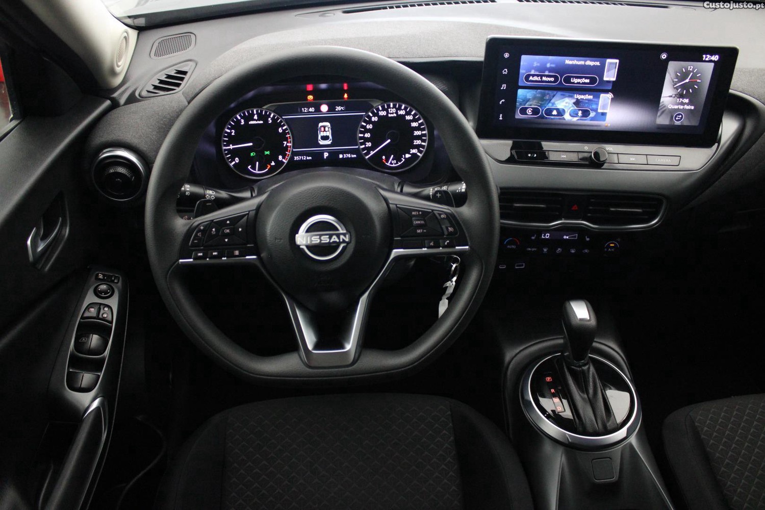 Nissan Juke 1.0 DIG-T ACENTA (AUTO) — fotografia 30