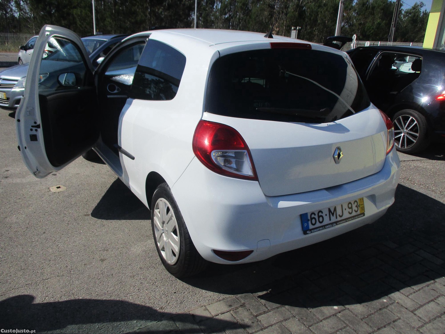 Renault Clio 1.5 dci — fotografia 2