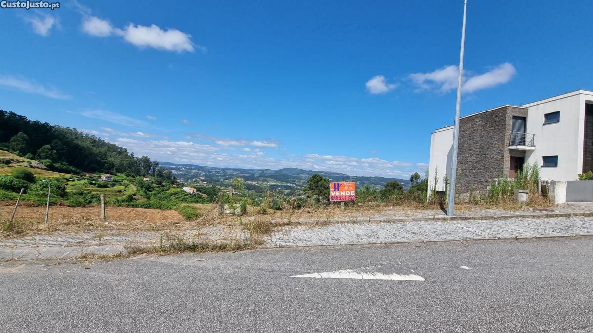 Land for sale in Felgueiras, Portugal — €59,500