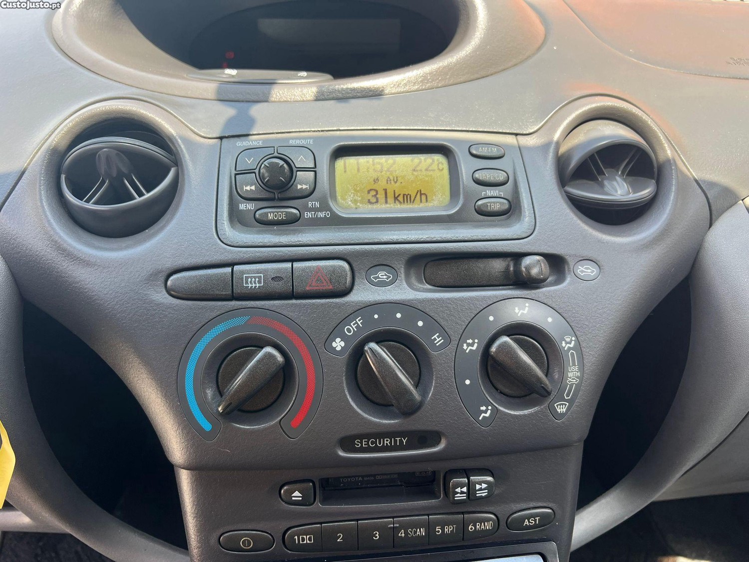 Toyota Yaris 1.0 Base C/Radio — fotografia 7