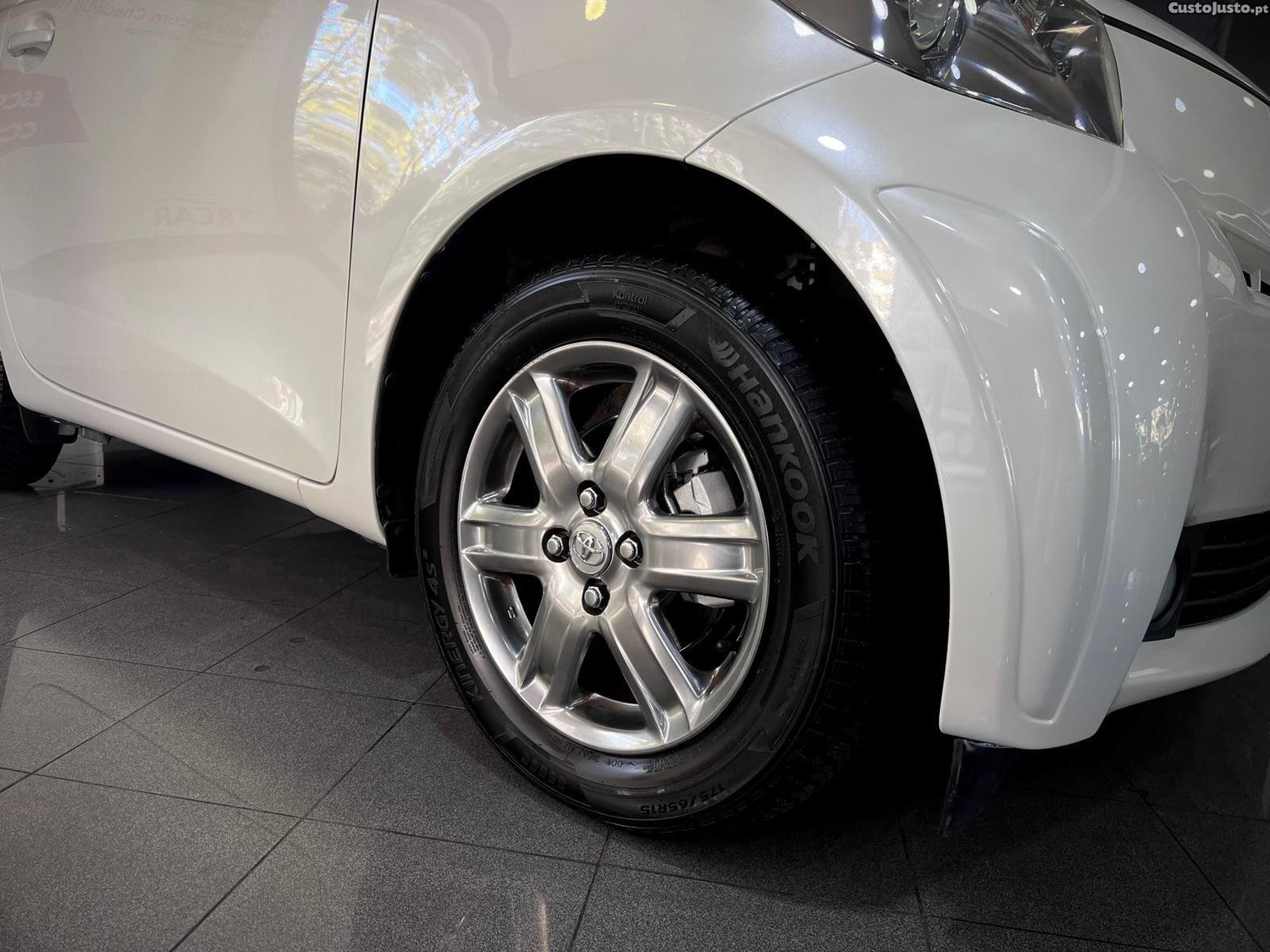 Toyota iQ 1.0 VVT-i 2 EP - 09 foto 5