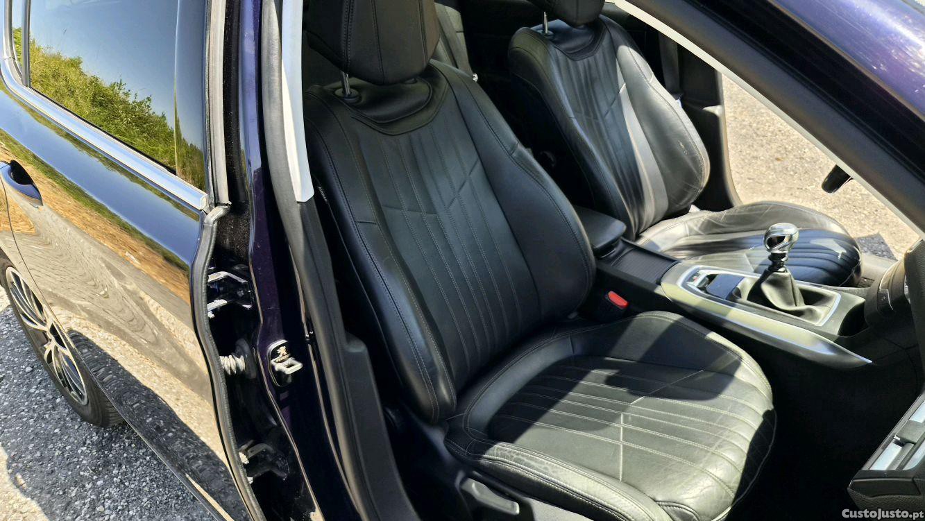 Peugeot 308 ALLURE — fotografia 4