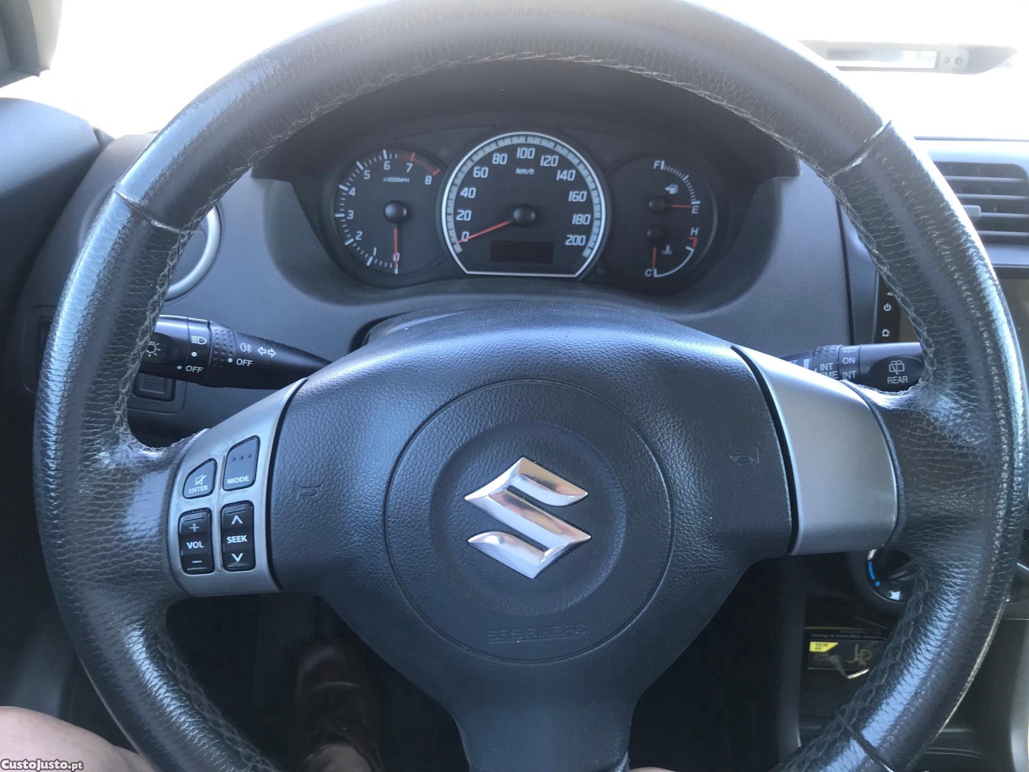 Suzuki Swift 1.3 Confort — fotografia 5