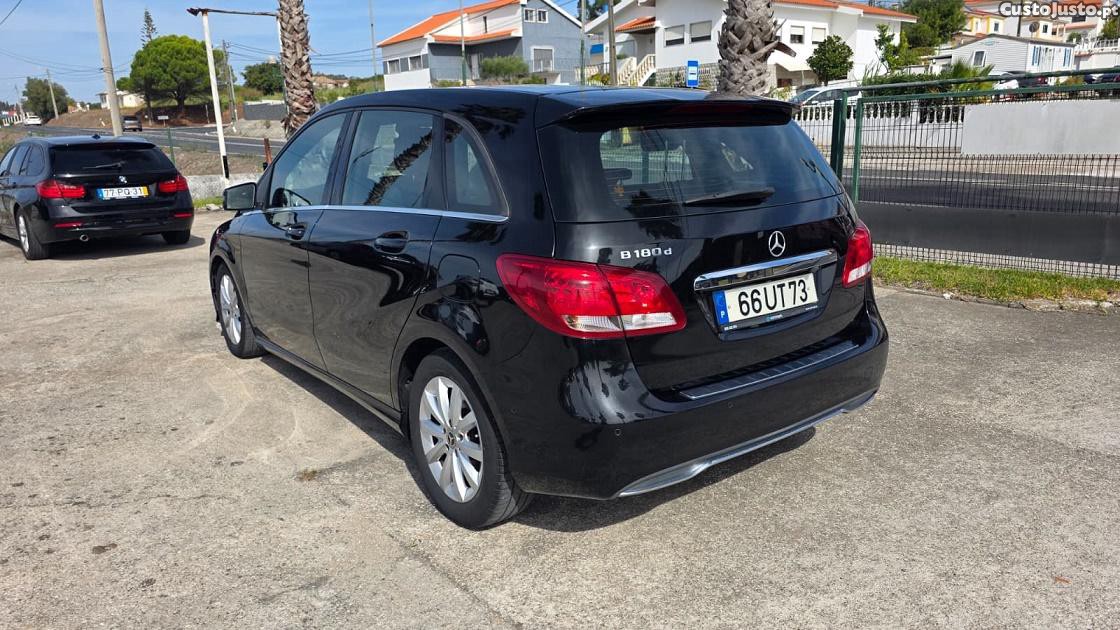 Mercedes-Benz B 180 D STYLE 109 CV C/GARANTIA — photo 2