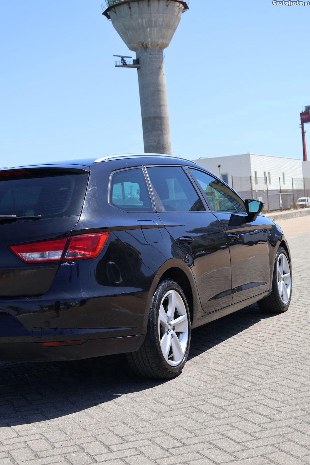 SEAT Leon 1.6 Tdi ST — fotografia 19