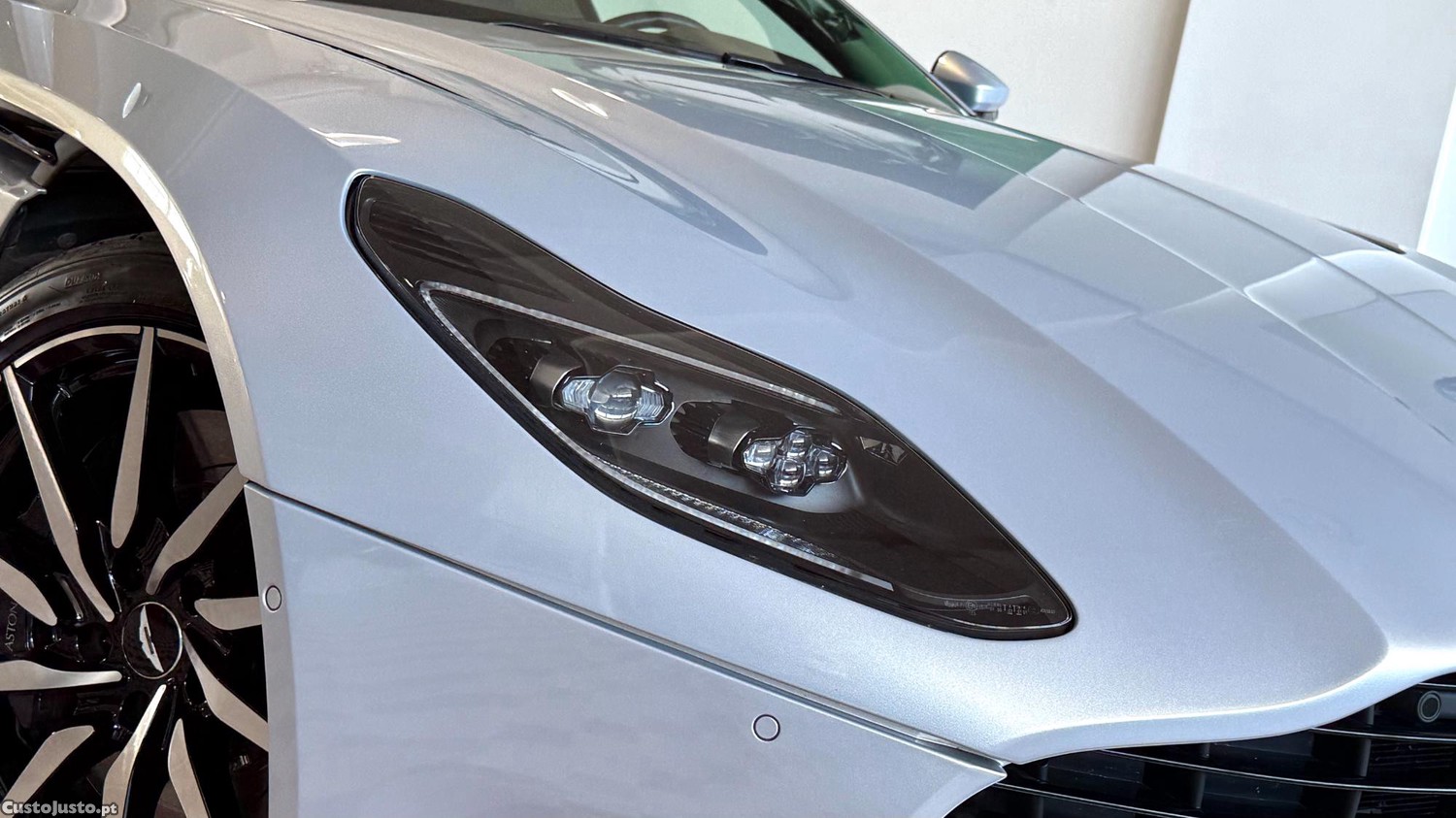 Aston Martin DB 11 — fotografia 12