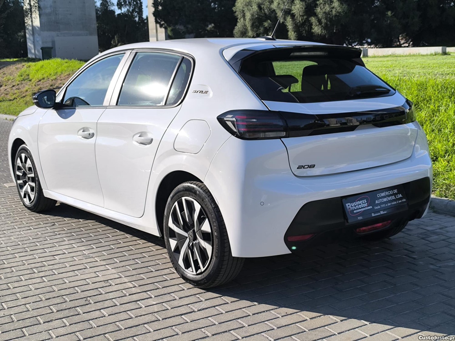 Peugeot 208 1.2 PureTech SE Style - 24 — photo 3