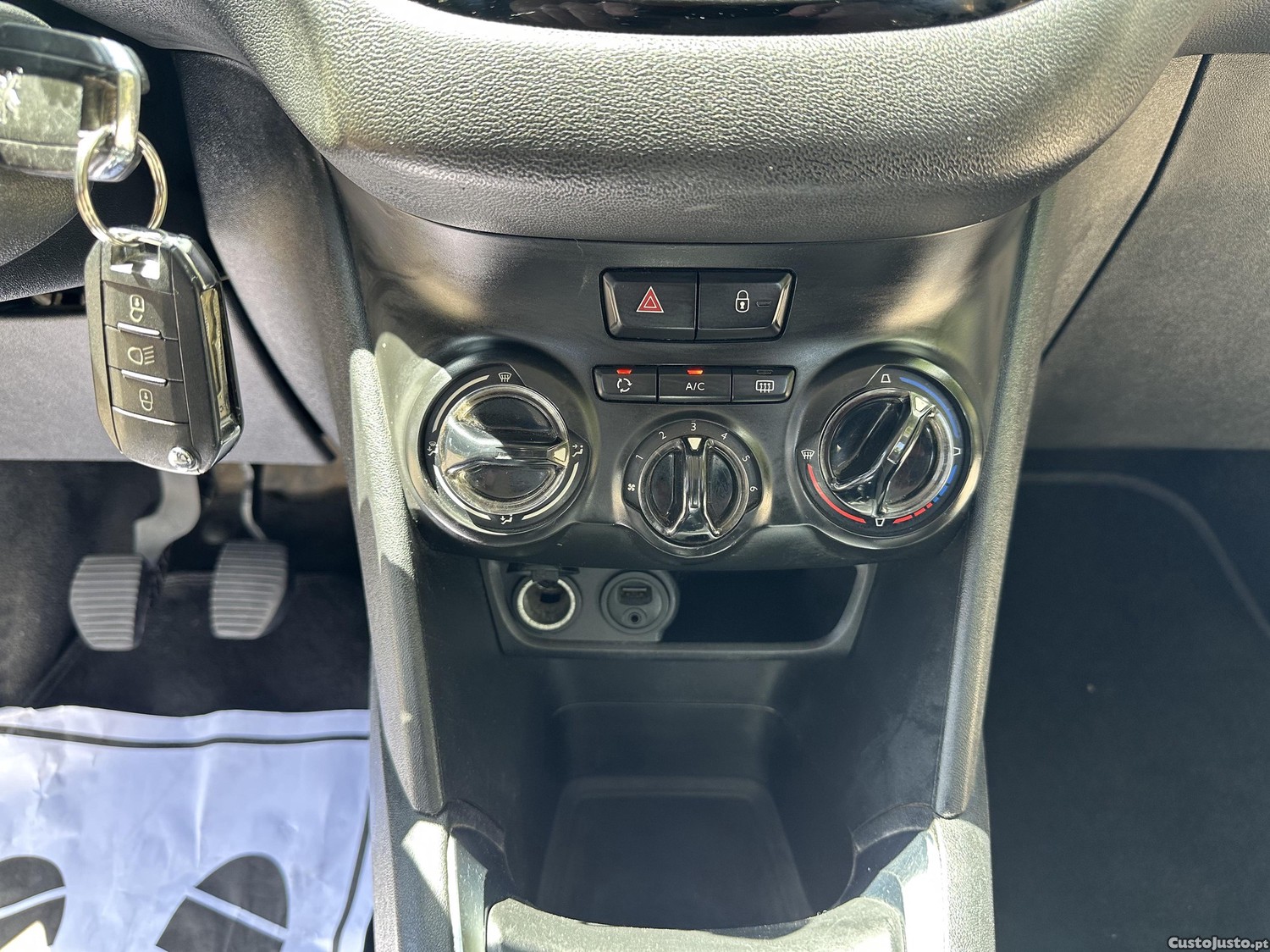Peugeot 208 1.4 Hdi — fotografia 2