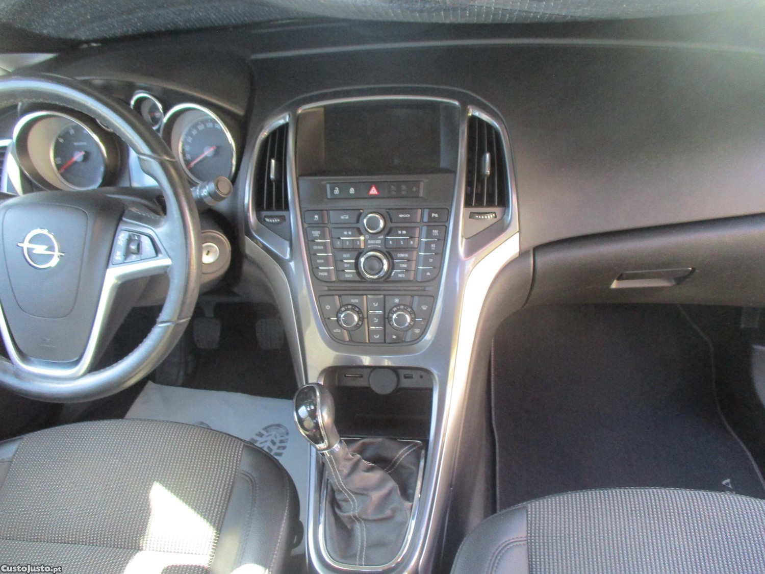 Opel Astra 1700 cdti 125 cv — fotografia 2