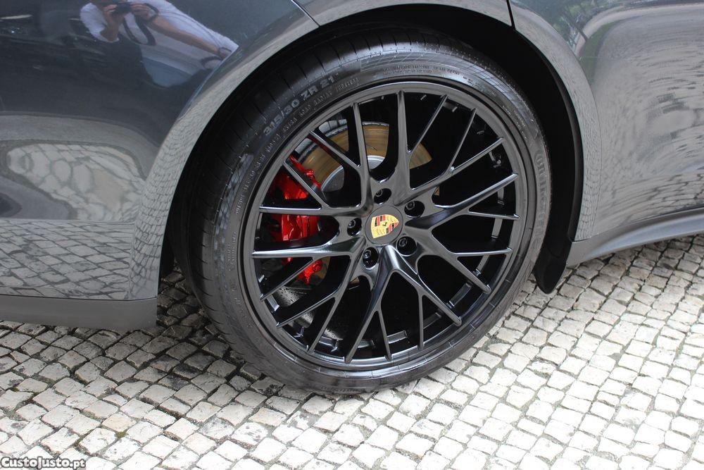 Porsche Panamera 4 S — fotografia 9