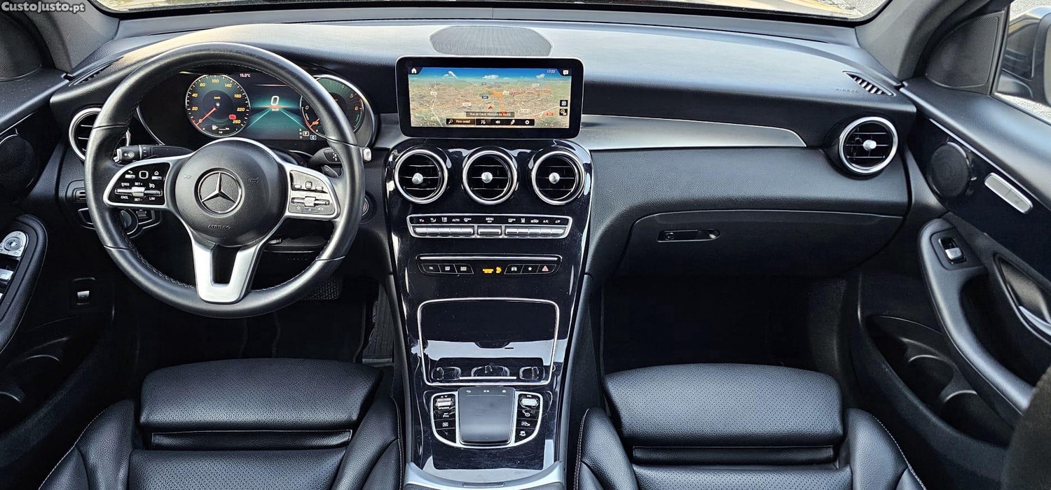 Mercedes-Benz GLC 300 DE 2022 — fotografia 3
